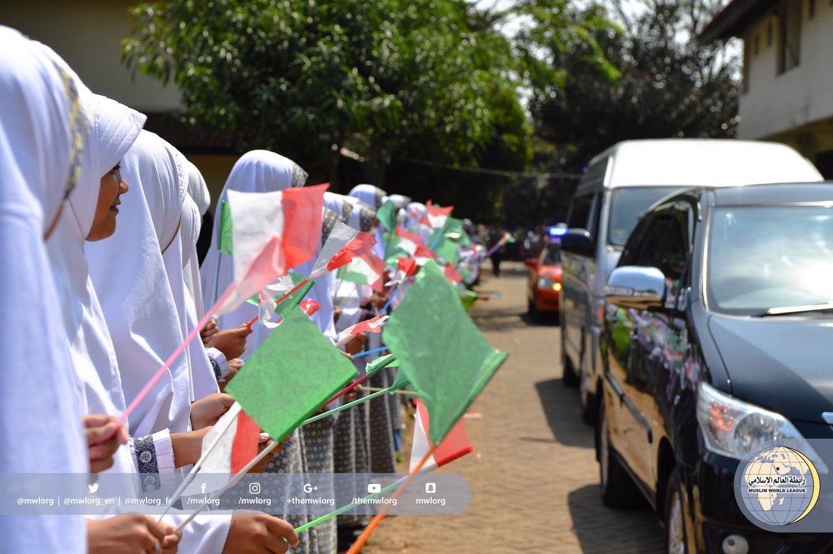 HE MWL SG meets during his current visit to Indonesia the students of Holy Quraan Memorization Schools.