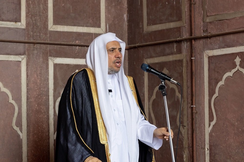 شرفُ اعتلاء منبر لم تعتلِه شخصية من خارج الهند طوال 400 عامٍ! الأمين العام لرابطة العالم الإسلامي يُلقي خطبة الجمعة ويؤم المصلين في الجامع الكبير في نيودلهي