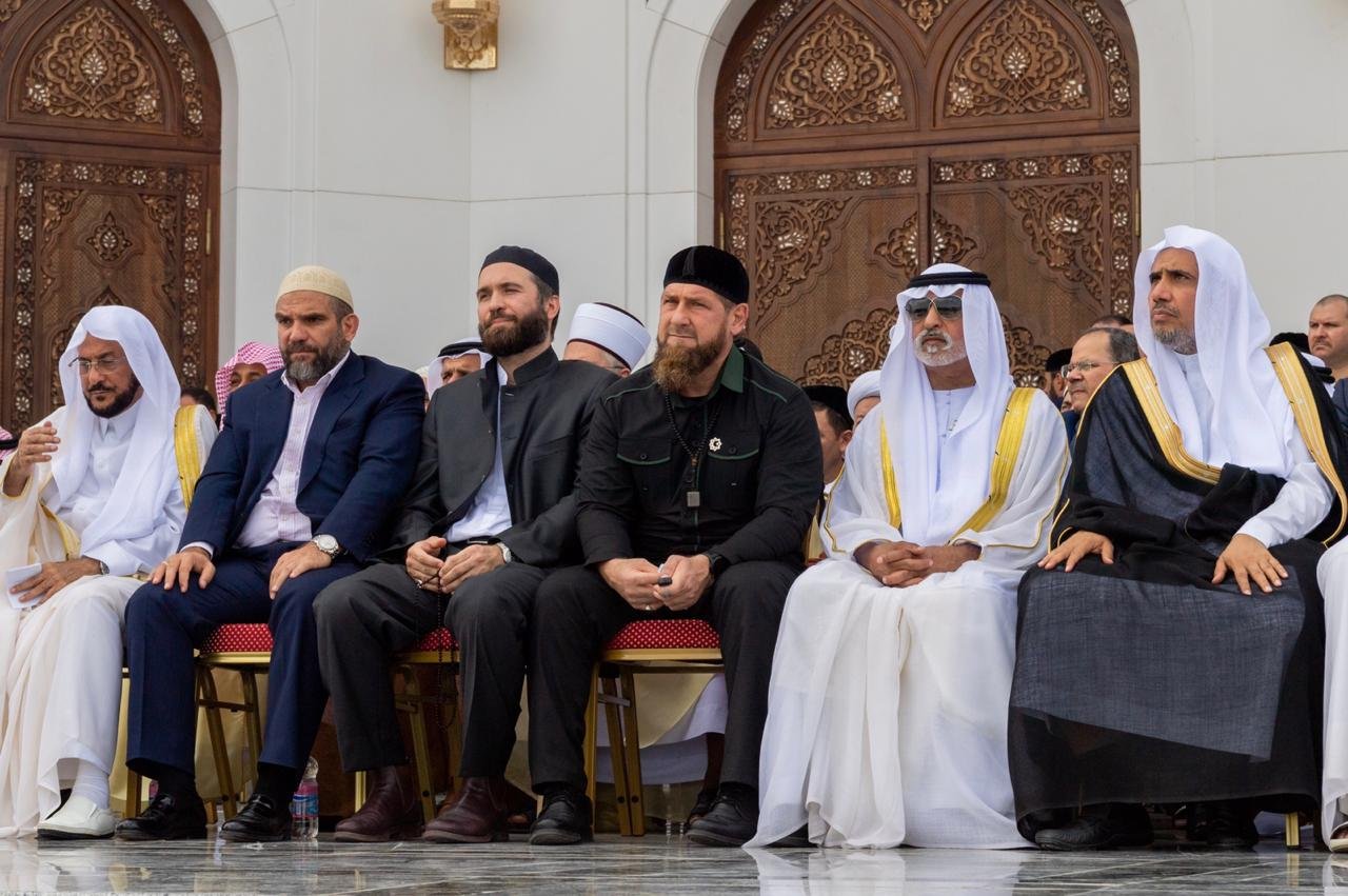 افتتاح أكبر مسجد في أوروبا بالشيشان.. وأمين رابطة العالم الإسلامي يلقي خطبة جمعته الأولى