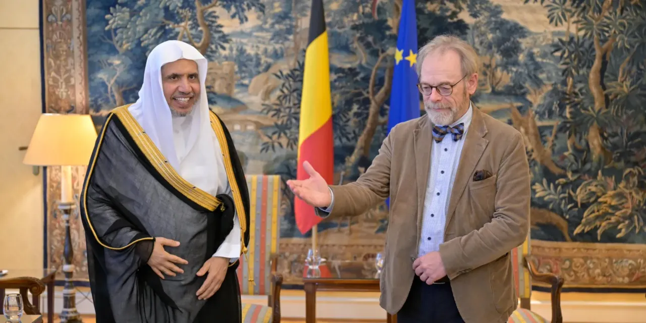 Le Secrétaire général et président de l’Organisation des savants musulmans, le cheikh Mohammed Al-Issa , a rencontré le président du Parlement fédéral belge, M. Peter De Roover, au siège du Parlement, à Bruxelles