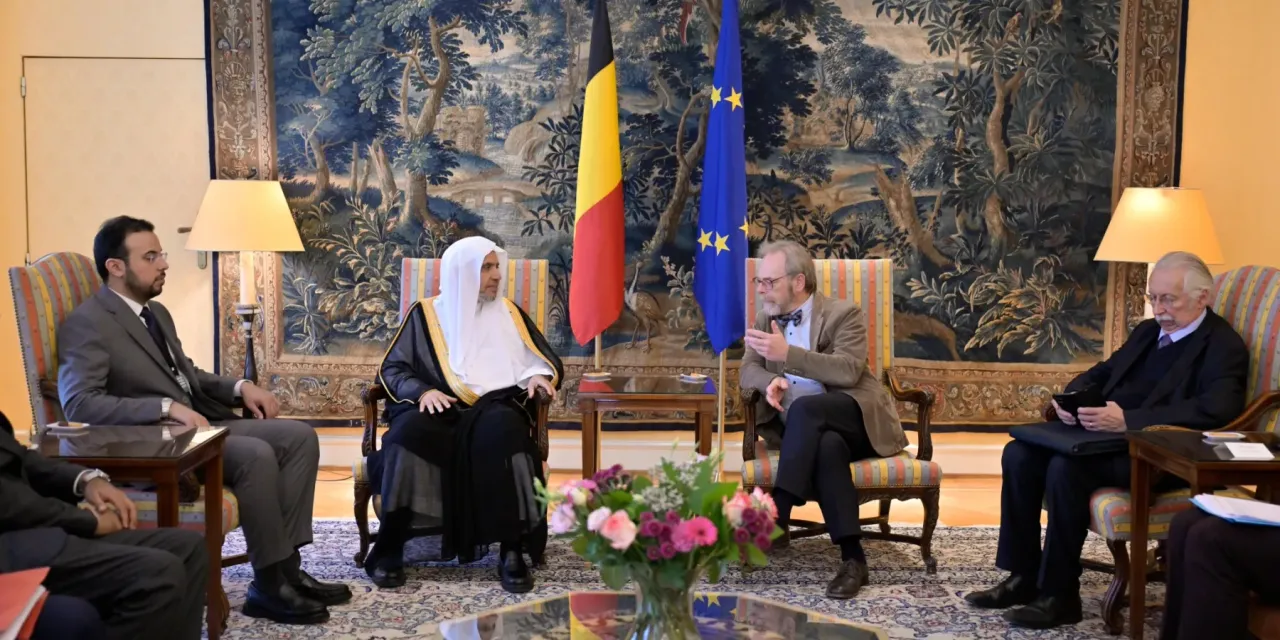 Le Secrétaire général et président de l’Organisation des savants musulmans, le cheikh Mohammed Al-Issa , a rencontré le président du Parlement fédéral belge, M. Peter De Roover, au siège du Parlement, à Bruxelles