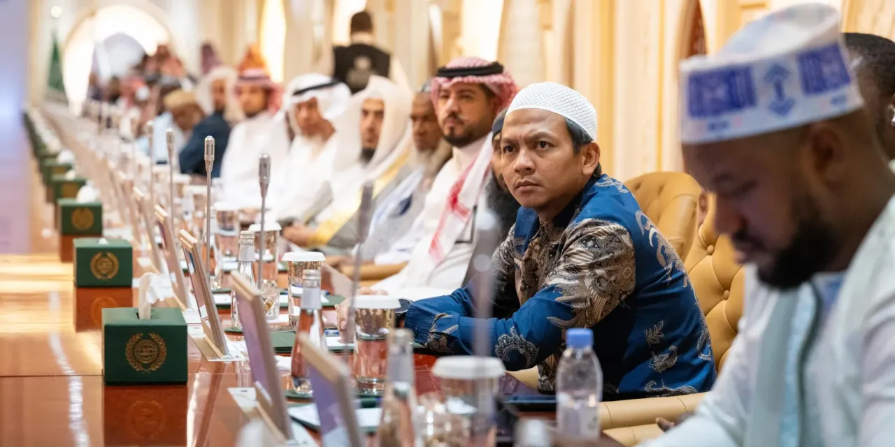 لقطاتٌ من افتتاح معالي الأمين العام رئيس هيئة علماء المسلمين الشيخ د. محمد العيسى، أعمال:"الملتقى الدولي للإعجاز العلمي في القرآن والسنة"، -بعد ظهر اليوم- بمكة المكرمة، وإطلاق: "موسوعة الرابطة للإعجاز العلمي في القرآن والسنة":
