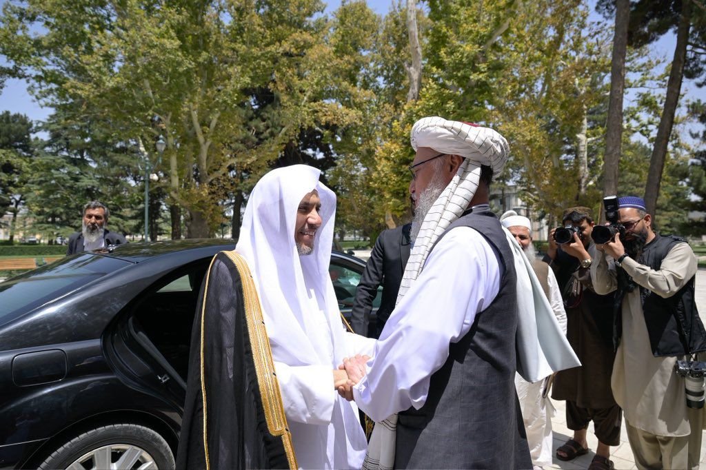 À l’occasion de la première visite officielle de la Ligue islamique mondiale à Kaboul.  Le vice-Premier ministre afghan organise un déjeuner en l’honneur du Secrétaire général de la Ligue islamique mondiale