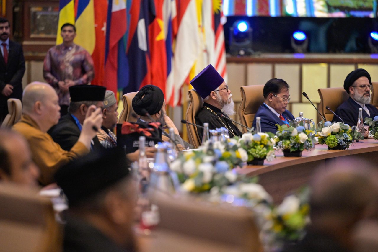 Organisé par la Ligue islamique mondiale en partenariat avec le gouvernement malaisien, avec la participation de 400 personnalités religieuses du monde entier