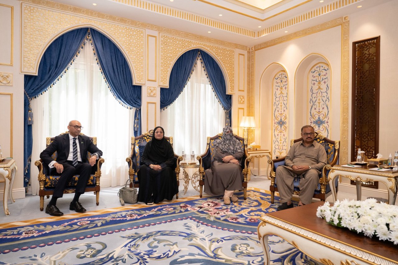 ‏استقبل معالي الأمين العام، رئيس هيئة علماء المسلمين، فضيلة الشيخ د ⁧‫محمد العيسى‬⁩ ‬⁩، وفدًا برلمانيًّا رفيع المستوى يُمثّل مختلف الأحزاب في الجمعية الوطنية الباكستانية (البرلمان)، بحضور سفير جمهورية باكستان الإسلامية لدى المملكة العربية السعودية السيد أحمد فاروق