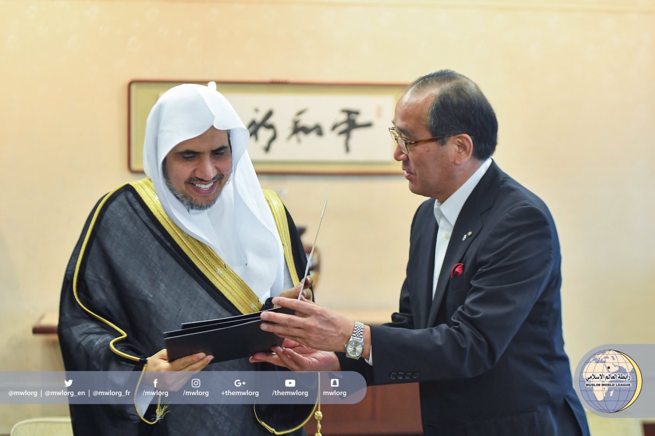 The Mayor of Hiroshima meets HE MWL SC Dr. Alissa &amp; submits His Excellency's credential record at"Org. of World Peace" in Hiroshima