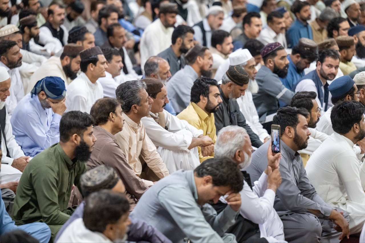 le Secrétaire général, Président de l’Organisation des savants musulmans, cheikh Mohammed Alissa , a prononcé le sermon du vendredi depuis le minbar de la mosquée du Parlement et du Sénat pakistanais, en présence des membres, des gouverneurs de certaines provinces, des ministres et de fidèles.