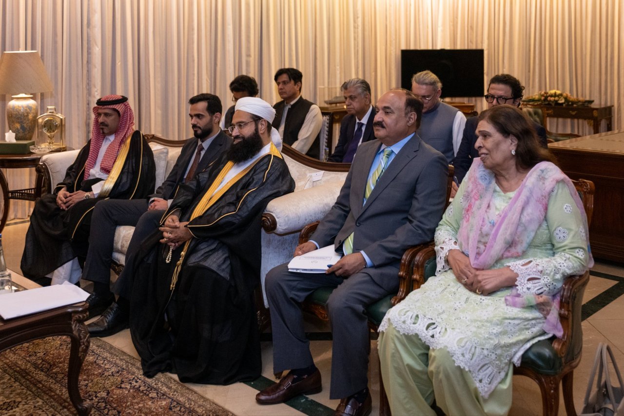 Le Président de la République islamique du Pakistan, M. Asif Ali Zardari, a reçu au palais présidentiel de la capitale Islamabad le Secrétaire général, Président de l’Organisation des savants musulmans, cheikh Mohammed Alissa.