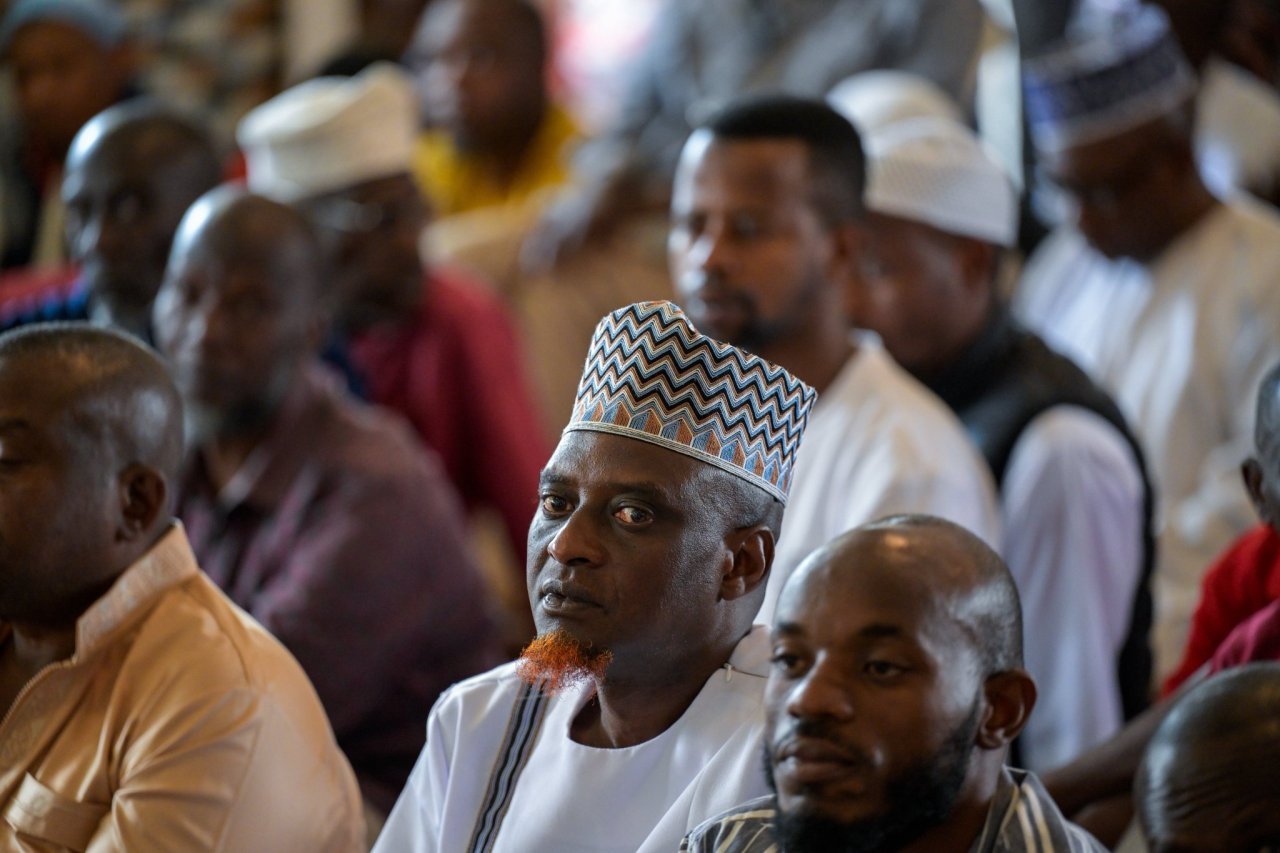 Le Secrétaire général, cheikh Mohammed Al-Issa a prononcé le sermon du vendredi devant les fidèles et a dirigé la prière dans la capitale rwandaise, Kigali