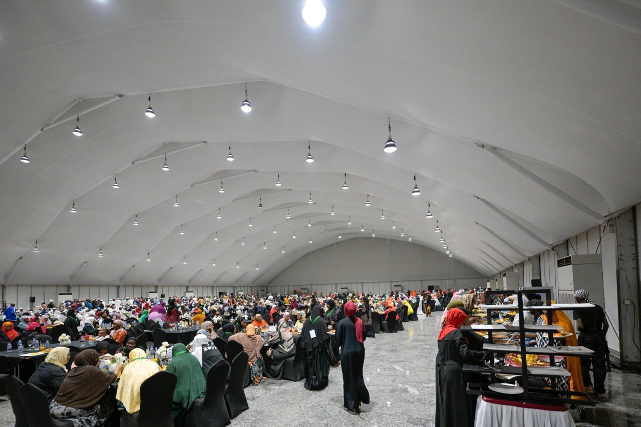 Cheikh Alissa participe au repas d’iftar du Ramadan avec la communauté musulmane au Rwanda.