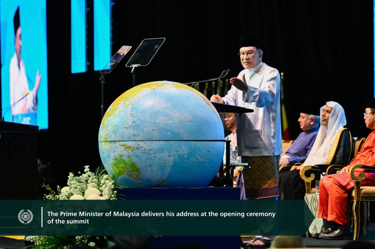 Photos from the Third International Summit of Religious Leaders, featuring H.E. Sheikh Dr. Mohammed Al-Issa , Secretary-General of the Muslim World League and Chairman of the Organization of Muslim Scholars, as a keynote speaker at the opening ceremony.