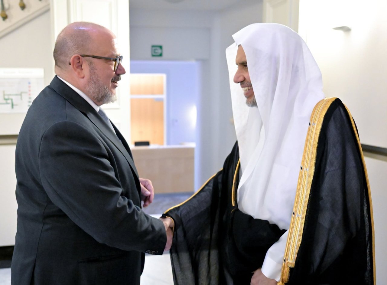 Le ministre de l’intérieur, M. Bernard Quintin, a reçu, au ministère belge de l’Intérieur, le Secrétaire général et président de l’Organisation des savants musulmans, cheikh Mohammed Al-Issa