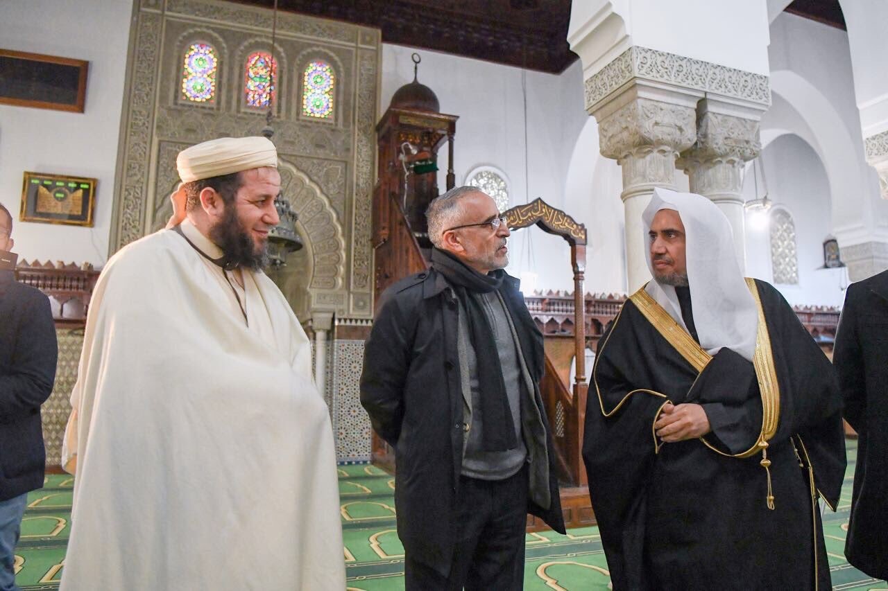 معالي الأمين العام يلتقي عميد المعهد الإسلامي بباريس الدكتور: دليل أبو بكر وعدداً من العلماء والمفكرين