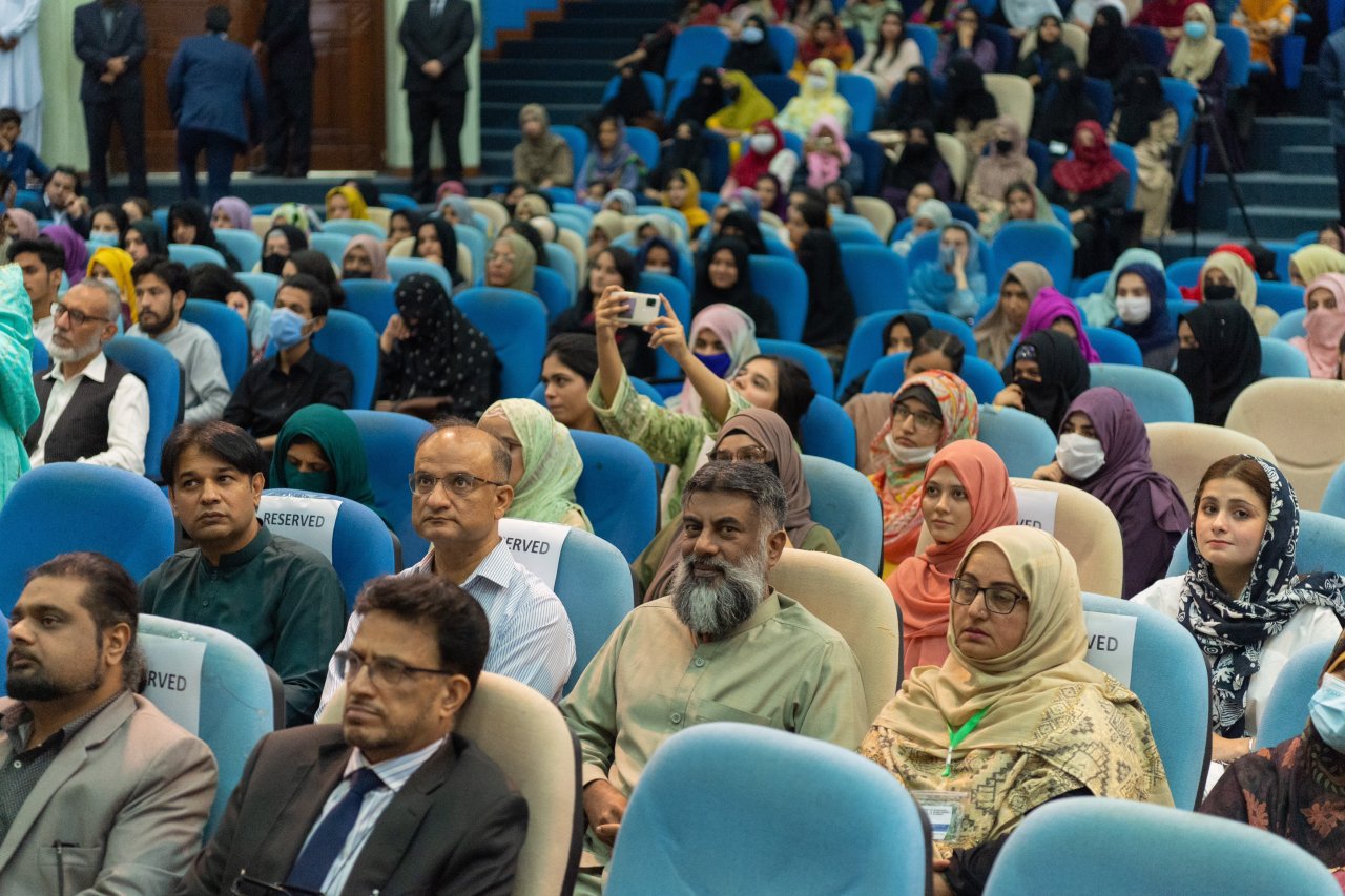 Les résultats de la Conférence internationale du Pakistan, parrainée par la Ligueislamiquemondiale il y a deux ans, ont constitué une étape importante pour contribuer au renforcement de l'action islamique commune dans la lutte contre la haine de  l’Islam.