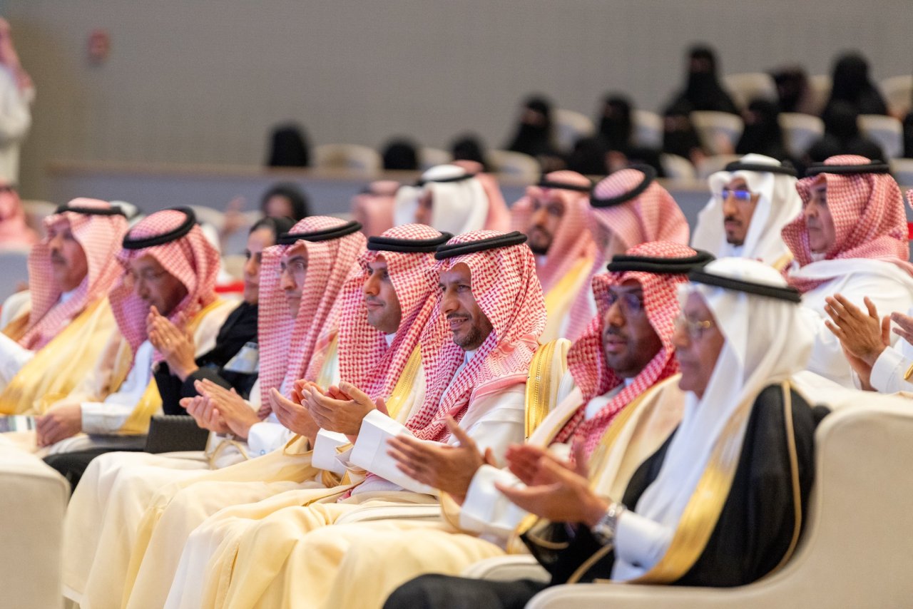 معالي الأمين العام، الشيخ د.محمد العيسى‬⁩‬⁩  يتناول في الندوة الدوليّة بوزارة التعليم في المملكة العربية السعودية عواملَ تفرُّد الوثيقَتَين التاريخيَّتين: "⁧‫وثيقة مكة المكرمة ‬⁩" و"وثيقة بناء الجسور بين المذاهب الإسلامية"