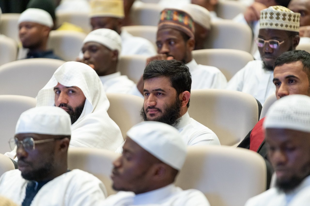 معالي الأمين العام، الشيخ د.محمد العيسى‬⁩‬⁩  يتناول في الندوة الدوليّة بوزارة التعليم في المملكة العربية السعودية عواملَ تفرُّد الوثيقَتَين التاريخيَّتين: "⁧‫وثيقة مكة المكرمة ‬⁩" و"وثيقة بناء الجسور بين المذاهب الإسلامية"