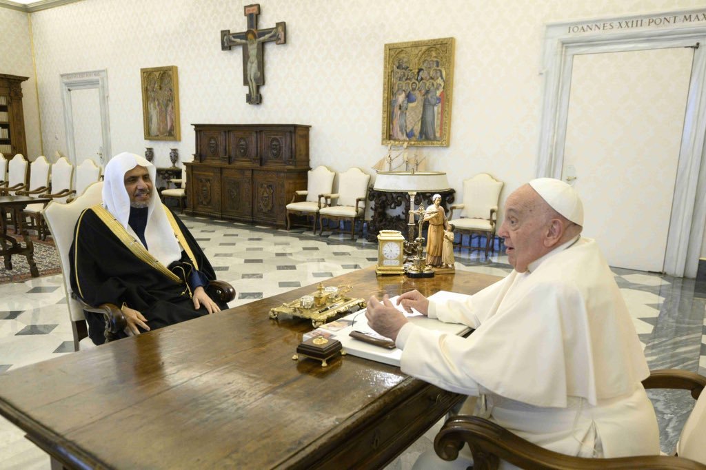 Le Pape François a reçu au Vatican, le Secrétaire général, Président de l’Organisation des savants musulmans, cheikh Mohammed Al-Issa.