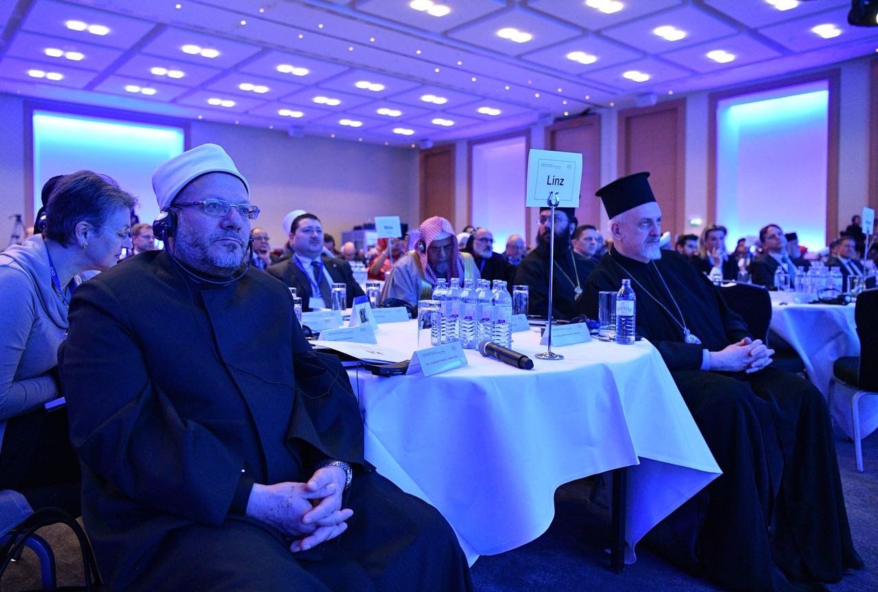 د.العيسى: إشادة عالمية كبيرة في مؤتمر أتباع الأديان والثقافات بمركز الملك سلمان للسلام العالمي