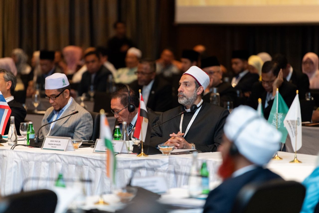 برعاية دولة رئيس الوزراء الماليزي الأمين العام لرابطة العالم الإسلامي يدشن مجلس علماء آسْيان