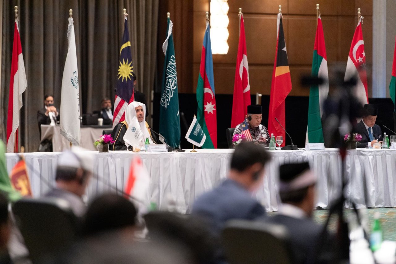 برعاية دولة رئيس الوزراء الماليزي الأمين العام لرابطة العالم الإسلامي يدشن مجلس علماء آسْيان