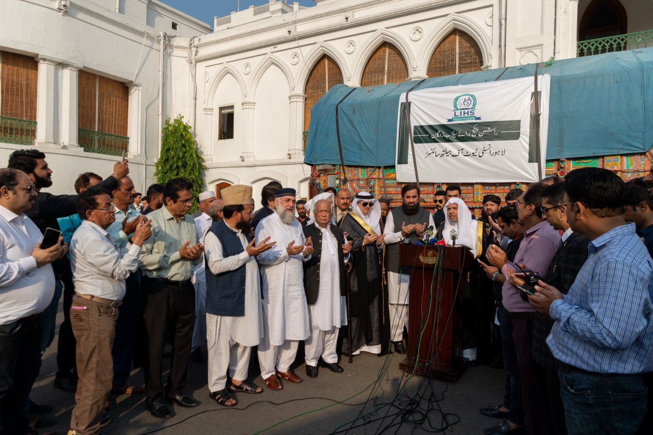 گورنر پنجاب جناب محمد بلیغ الرحمن نے گورنر ہاؤس لاہور میں سیکرٹری جنرل اور چیئرمین مسلم علماء کونسل شیخ ڈاکٹر محمد العیسی کا استقبال کیا