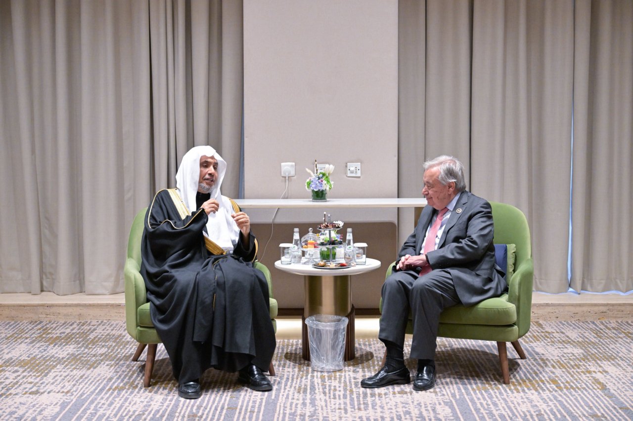 التقى معالي الأمين العام، رئيس هيئة علماء المسلمين، فضيلة الشيخ د.⁧‫ محمد العيسى‬⁩ ⁦‪‬⁩، في الرياض، معاليَ الأمين العام للأمم المتحدة، السيد أنطونيو غوتيريش