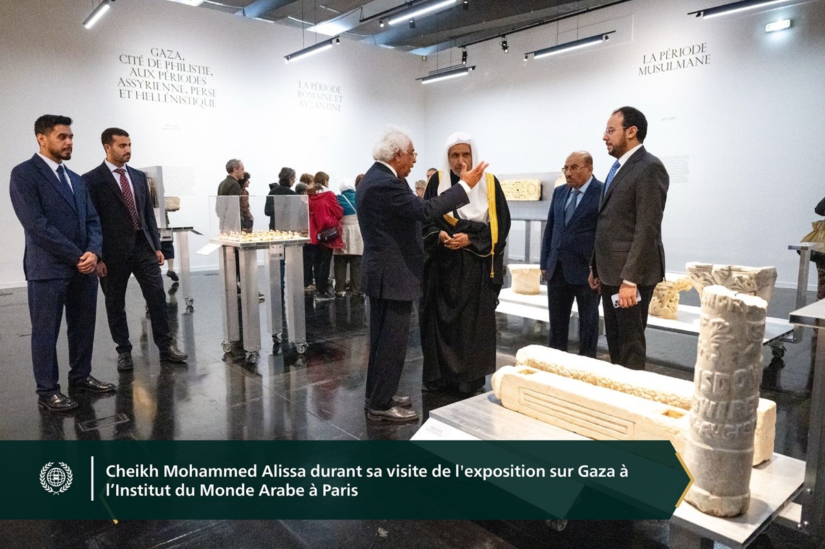 Une visite importante de la première exposition sur Gaza (la sinistrée) documentant son long héritage civilisationnel, avec des photos et des vidéos de sites historiques inscrits à l’UNESCO qui ont été détruits, dont des mosquées, des églises et des zones archéologiques :