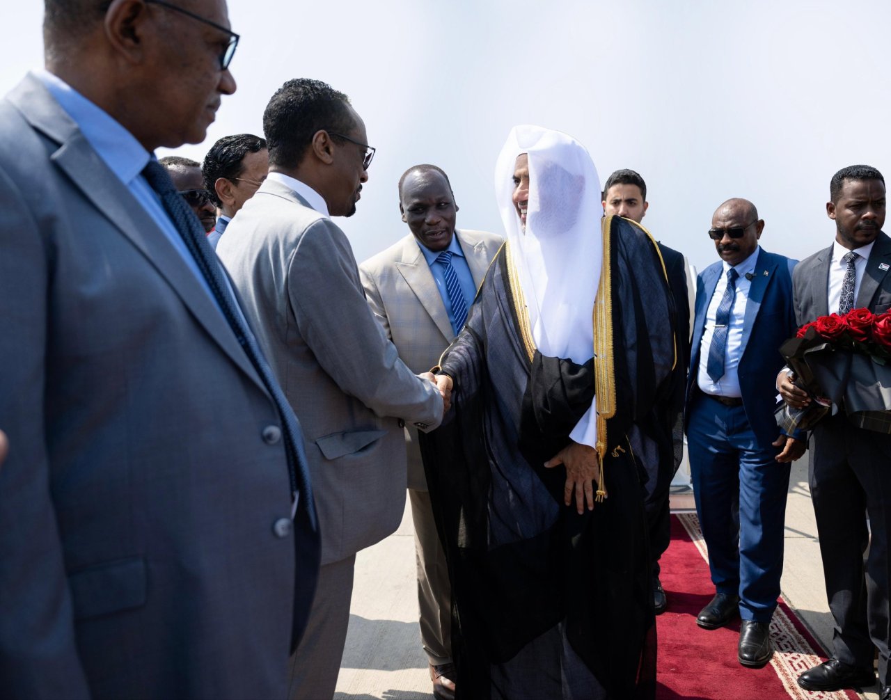 H.E. Sheikh Dr. Mohammed Al-Issa, Secretary-General of the Muslim World League and Chairman of the Organization of Muslim Scholars, arrived in the Republic of Sudan.