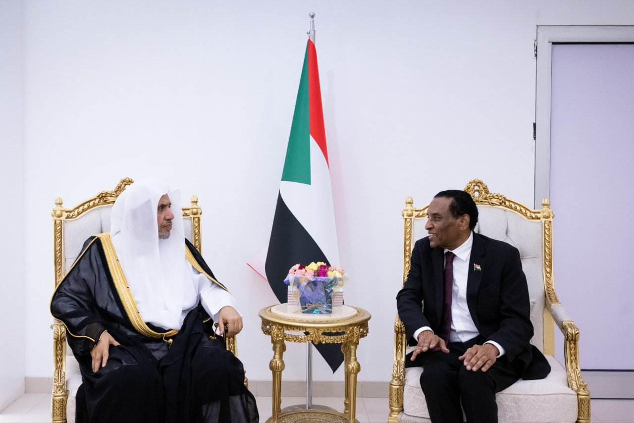H.E. Sheikh Dr. Mohammed Al-Issa, Secretary-General of the Muslim World League and Chairman of the Organization of Muslim Scholars, arrived in the Republic of Sudan.