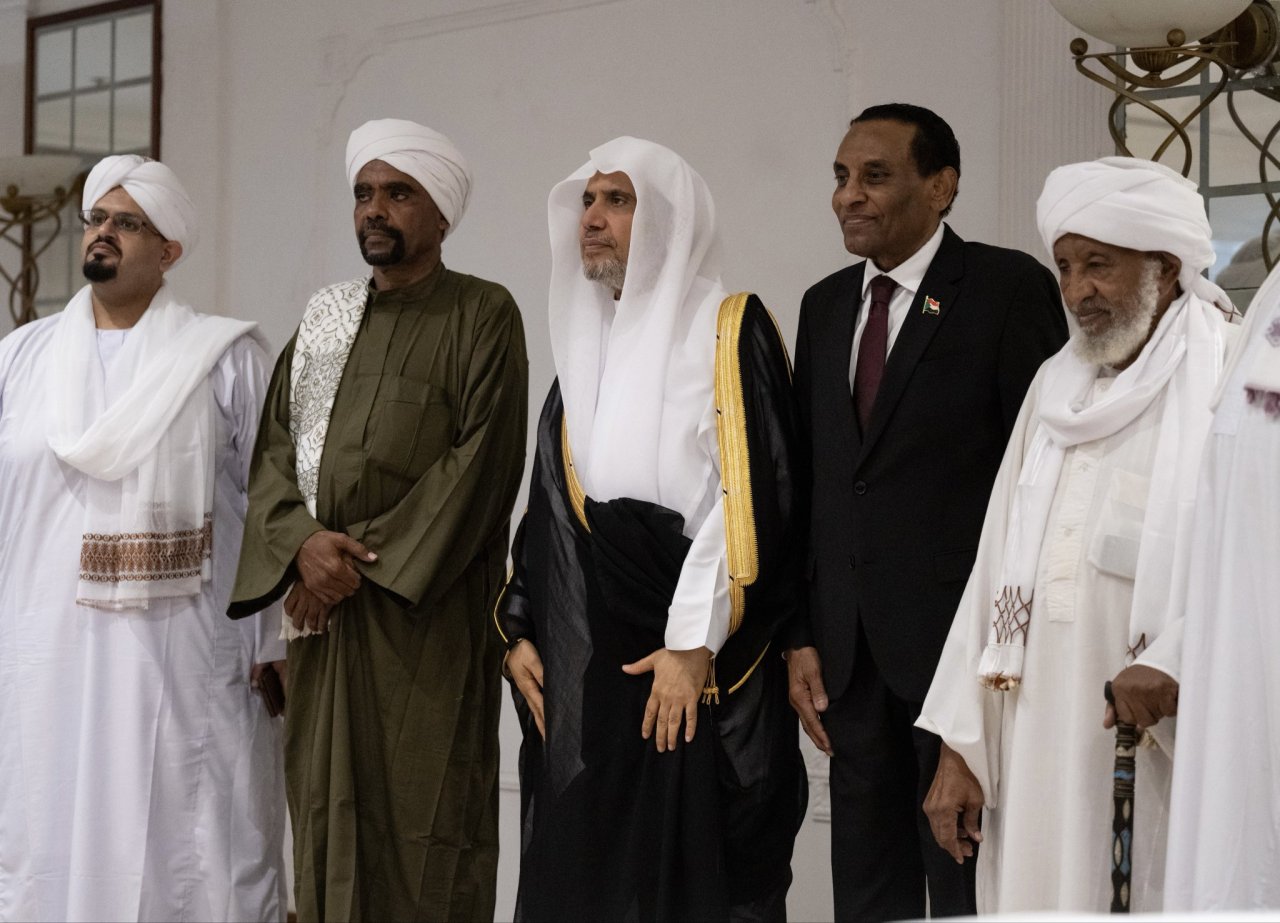 التقى معالي الأمين العام، رئيس هيئة علماء المسلمين، فضيلة الشيخ د.محمد العيسى ، وفدَ علماء جمهورية السودان