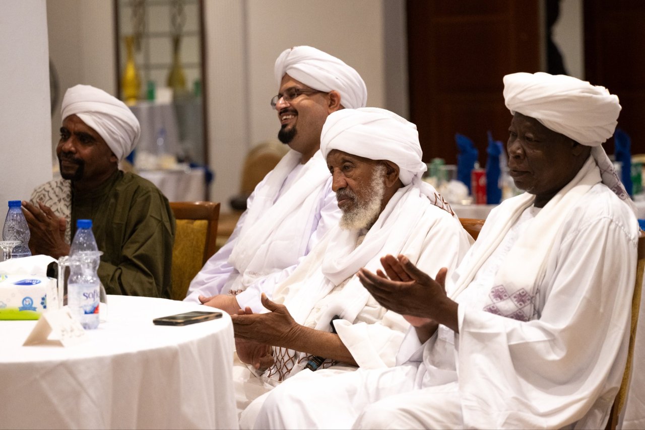 H.E. Sheikh Dr. Mohammed Al-Issa, Secretary-General of the MWL and Chairman of the Organization of Muslim Scholars, met with a delegation of scholars from the Republic of Sudan