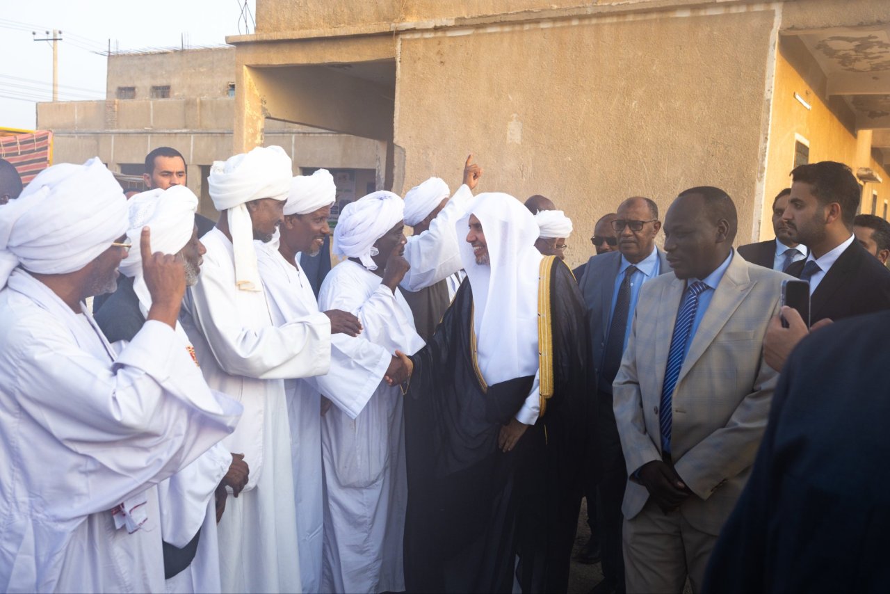 معالي الأمين العامّ في السودان تعاوُنٌ ودعمٌ لاستعادة مقوِّمات الاستقرار والسلام، ولقاءاتٌ رفيعة المستوى عقدَها فضيلة الشيخ د.محمد العيسى ، مع قيادات الحكومة ووفود العلماء