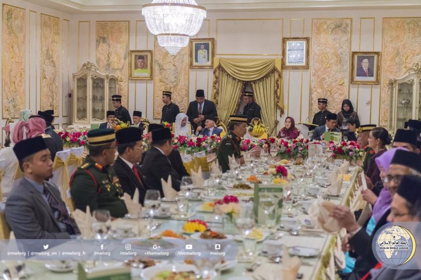 Le sultan de Malaisie remet au SG la plus haute distinction pour ses efforts à propager la modération.