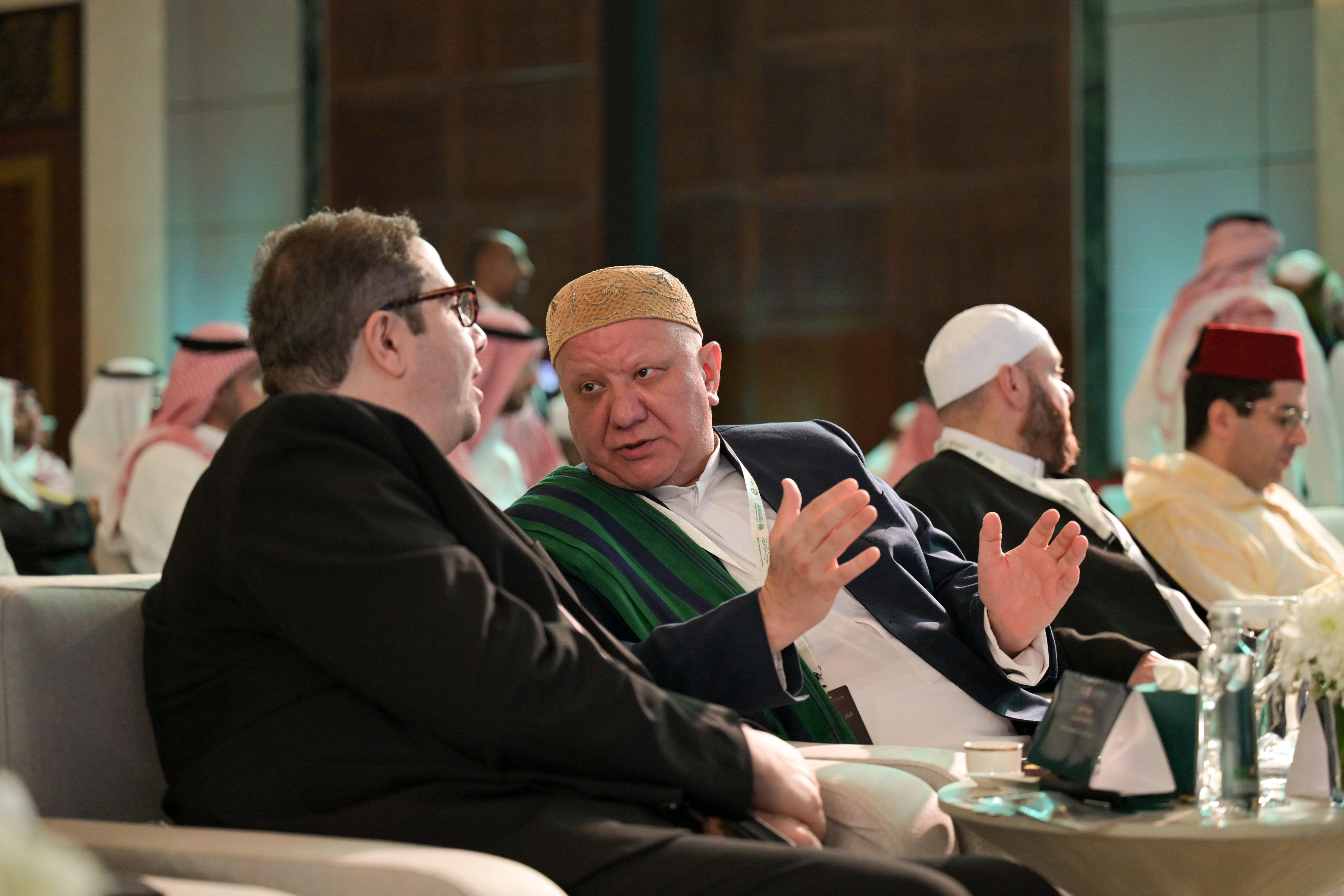 خدمةً للأمة، وتعزيزًا لمضامين انتمائها الإيماني نحو القبلة الجامعة : المنصةُ الرقميةُ "منهاج"، من مكة إلى العالم.