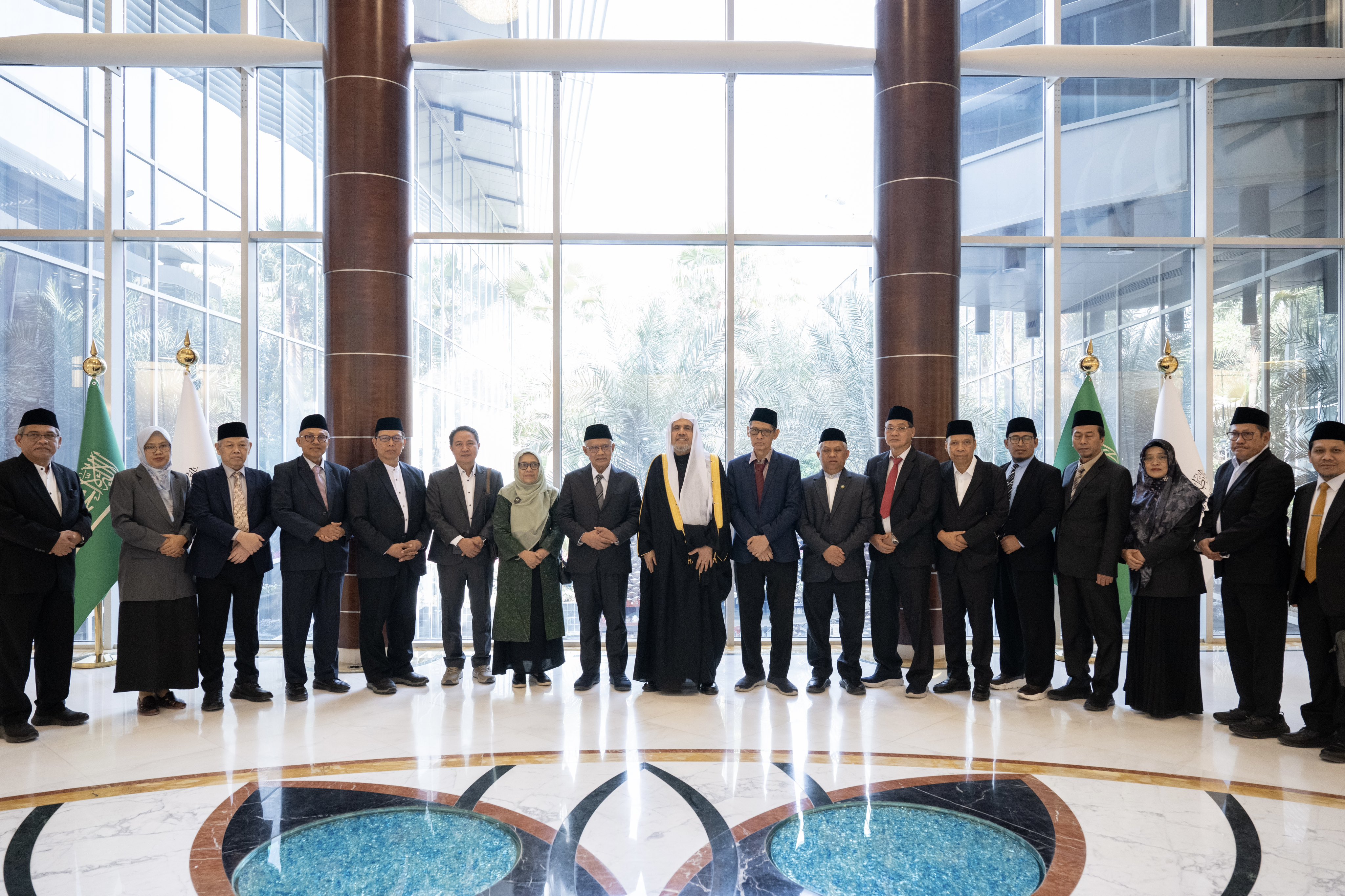 استقبل معالي الأمين العام، الشيخ د.⁧‫محمد العيسى‬⁩⁦‪‬⁩، وفدَ الرئاسة المركزية للجمعية المحمدية في جمهورية إندونيسيا، برئاسة فضيلة الرئيس العام للجمعية، الشيخ الدكتور حيدر ناصر