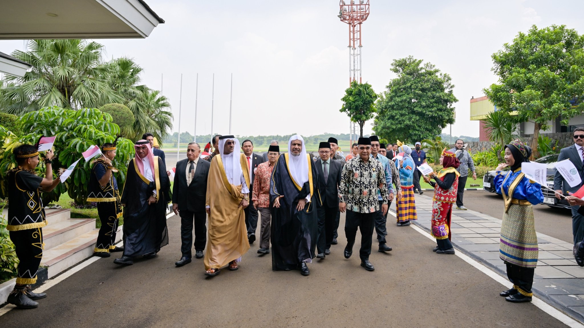 Sur invitation officielle de la République d’Indonésie, cheikh Mohammed Al-Issa, est arrivé à l’aéroport international Halim Perdanakusuma, dans la capitale indonésienne Jakarta