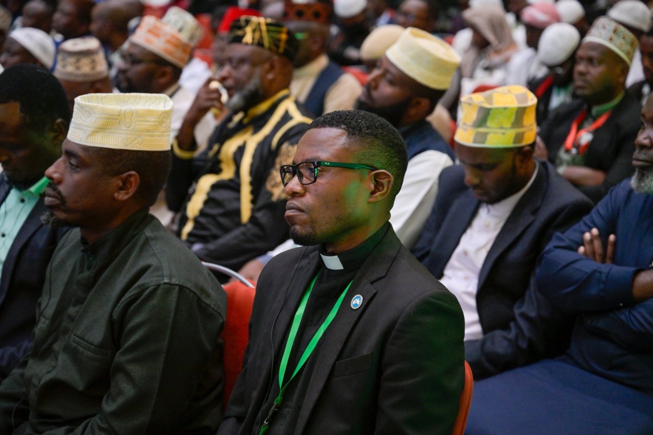 H.E. Sheikh Dr. Mohammed Al-Issa, Secretary-General, witnessed the signing of a memorandum of understanding between the MWL and the Supreme Council for Islamic Affairs in Rwanda