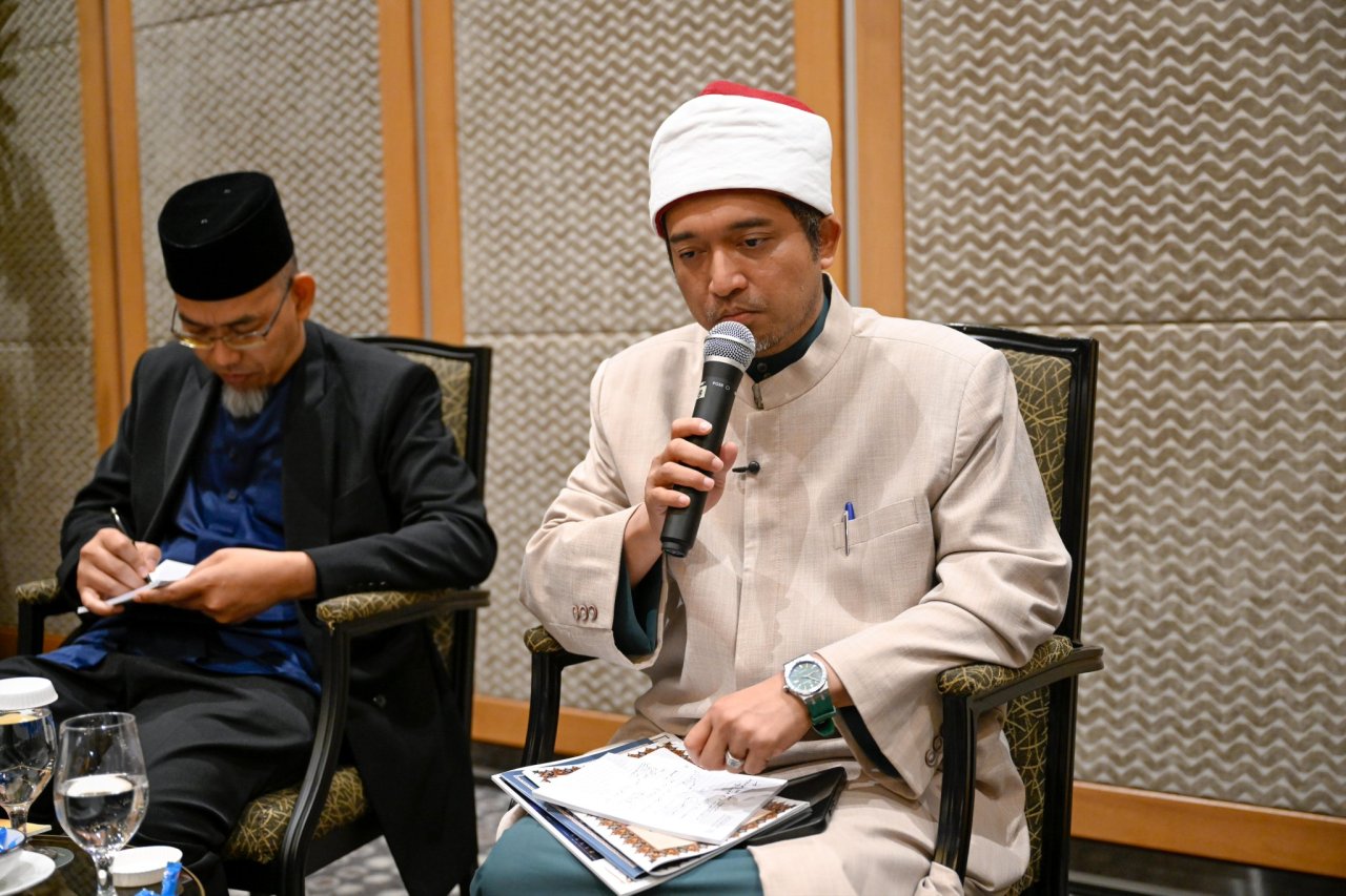 H.E. Sheikh Dr. Mohammed Al-Issa, held a meeting with senior Malaysian scholars from across the states, led by H.E. Sheikh Ahmad Fauwaz Fadzil