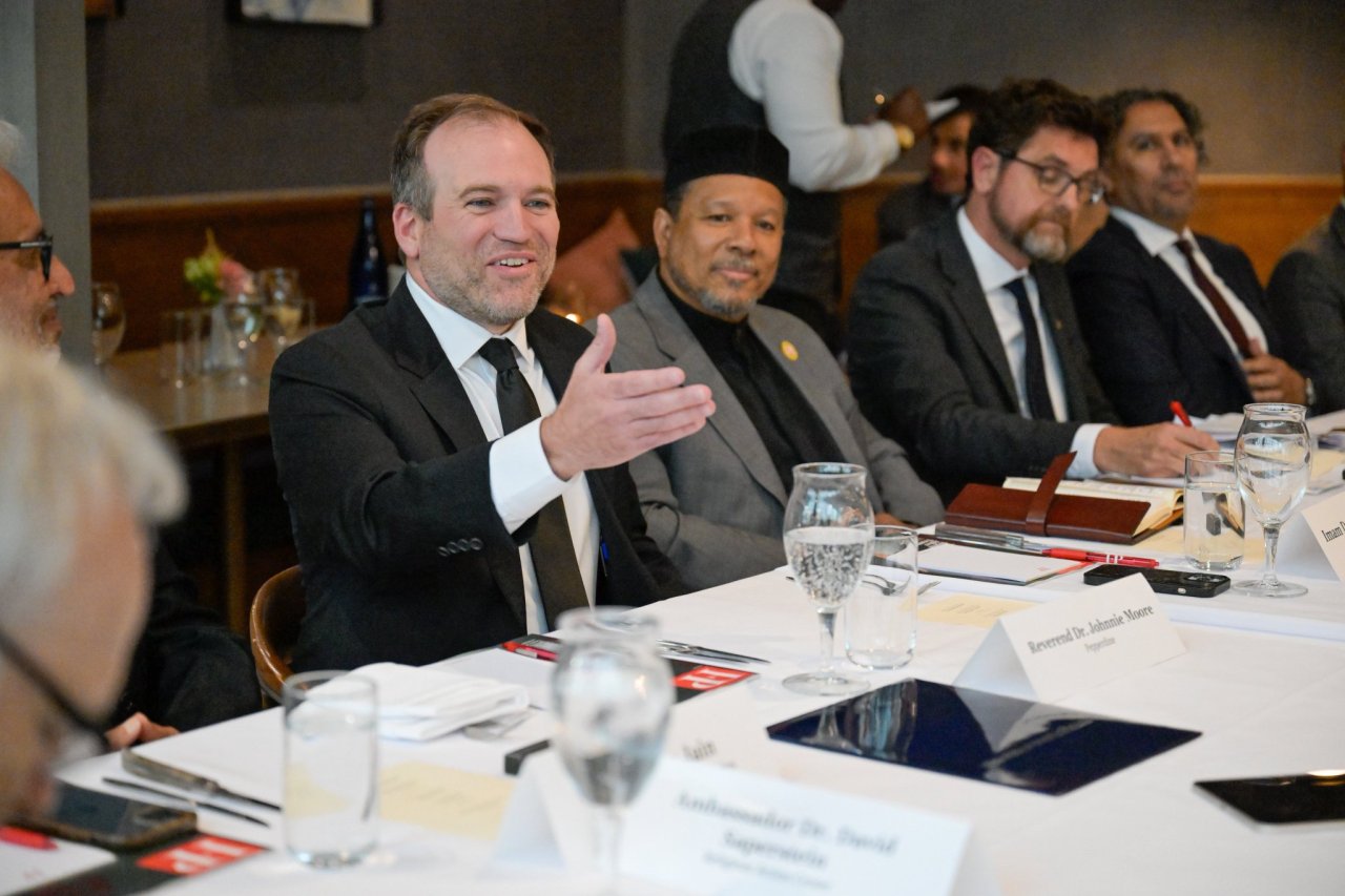 Le magazine Foreign Policy a organisé une table ronde suivie d’un dîner en l’honneur du Secrétaire général, cheikh Mohammed Al-Issa