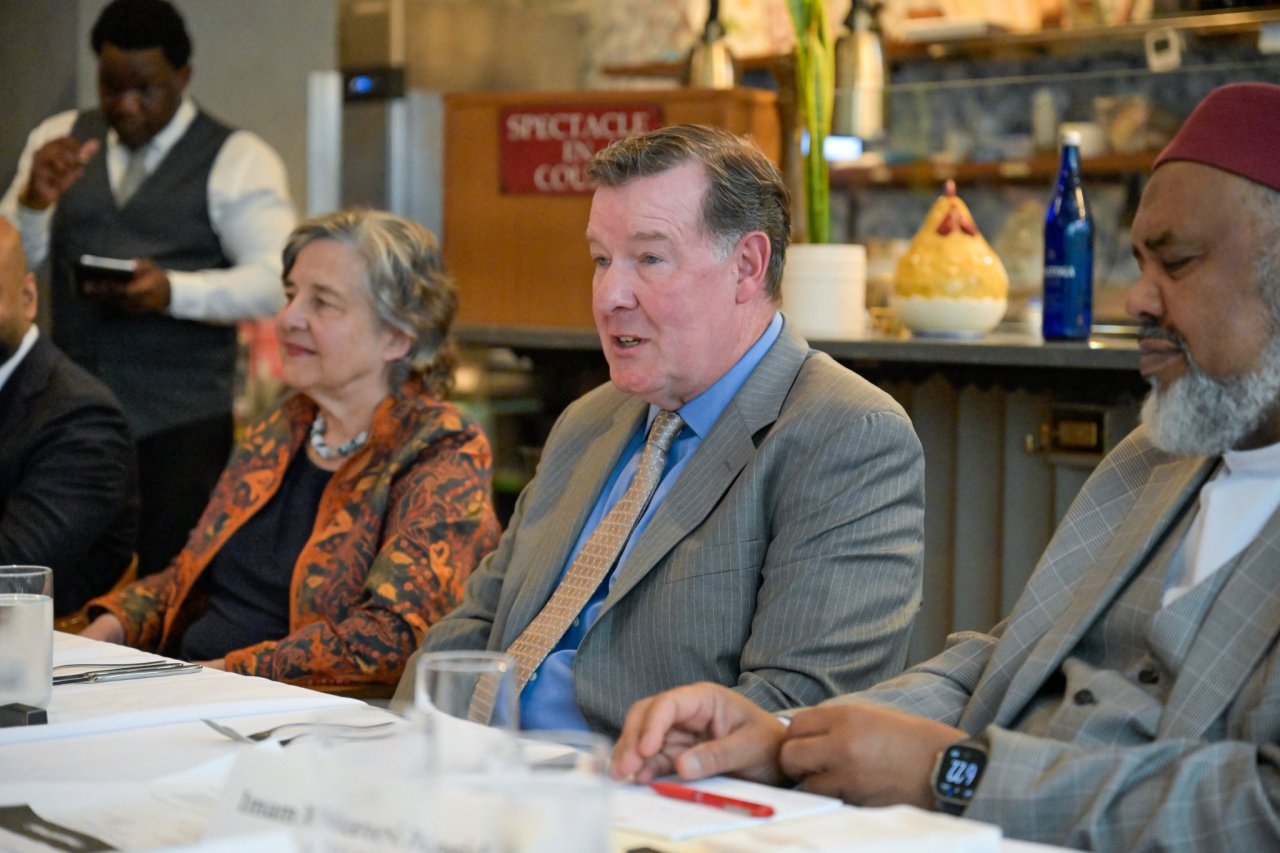 Le magazine Foreign Policy a organisé une table ronde suivie d’un dîner en l’honneur du Secrétaire général, cheikh Mohammed Al-Issa