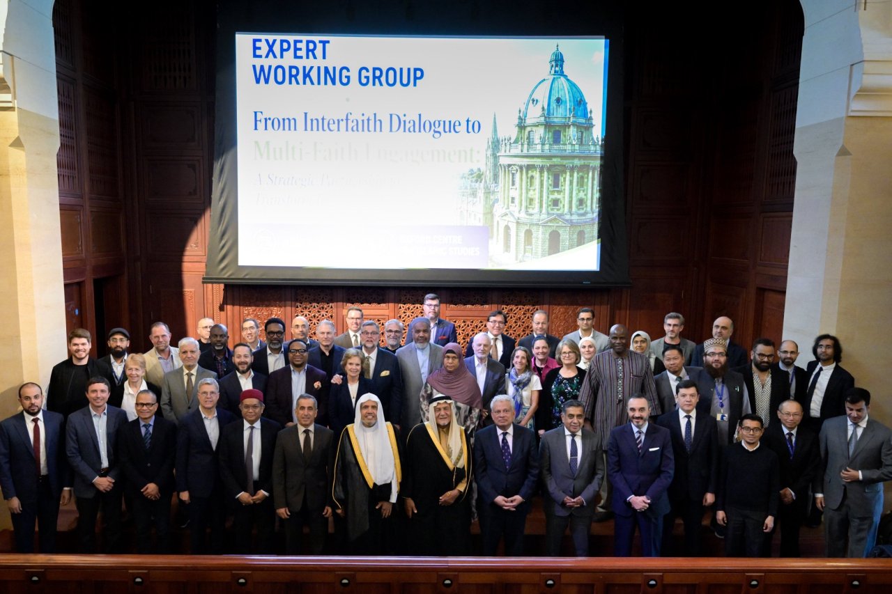 H.E. Sheikh Dr. Mohammed Al-Issa, Secretary-General of the MWL, delivered a keynote address at the opening of a high-level meeting of the Expert Group at the Oxford Centre for Islamic Studies