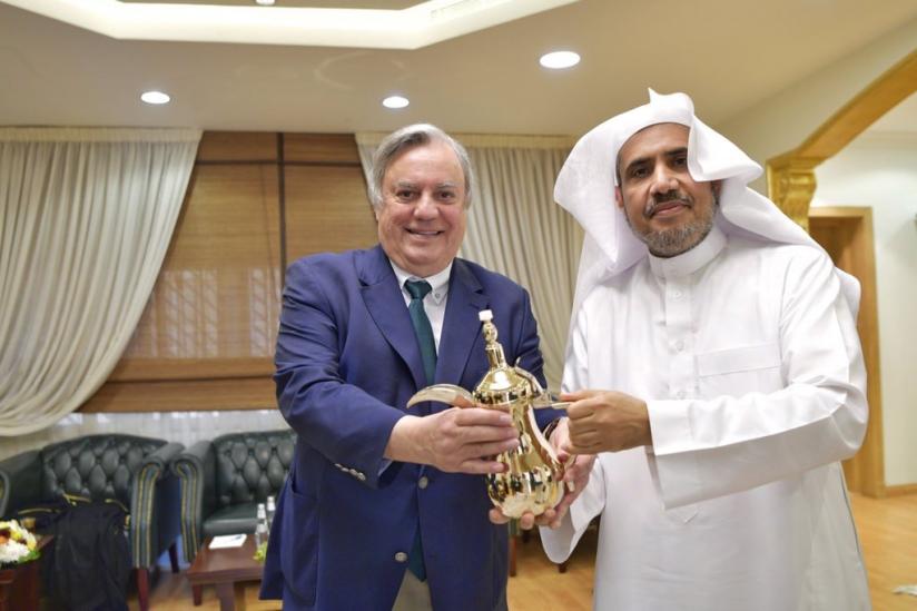 ‏معالي أمين عام ⁧رابطة العالم الإسلامي⁩ الشيخ د. ⁧محمد العيسى⁩ مستقبلاً صباح اليوم وفداً برلمانياً فرنسياً رفيعاً