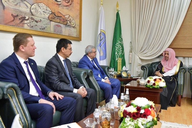 د.العيسى يستقبل وفداً برلمانياً فرنسياً ورئيس أكاديمية أوزبكستان الدولية