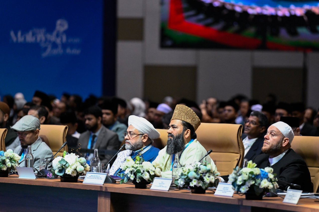 صورٌ من القمة الدولية الثالثة للقيادات الدينية، بمشاركة معالي الأمين العام، رئيس هيئة علماء المسلمين، فضيلة الشيخ د. ⁧‫محمد العيسى‬⁩ ‬⁩ متحدثًا رئيسيًا في حفل الافتتاح