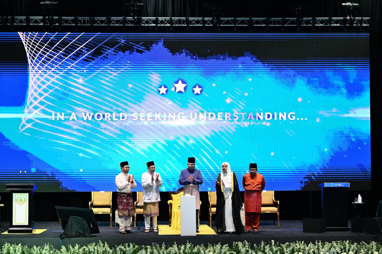 Secretary-General of the Muslim World League Delivers Opening Address at the Third International Summit of Religious Leaders in Kuala Lumpur