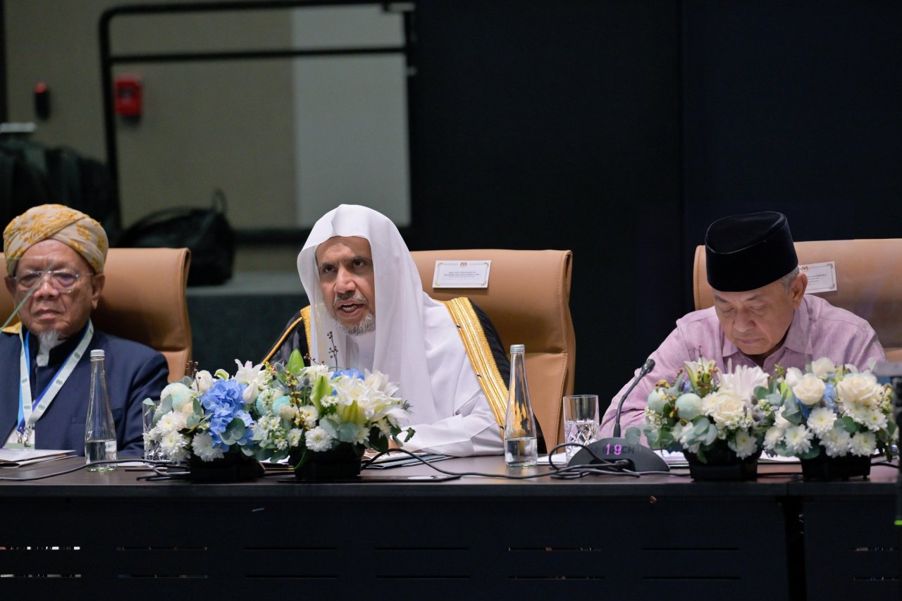 Secretary General of the Muslim World League inaugurates the Fourth ASEAN Council of Scholars and launches the Arabic Language Program for Qur’an Memorizers in the ASEAN Region