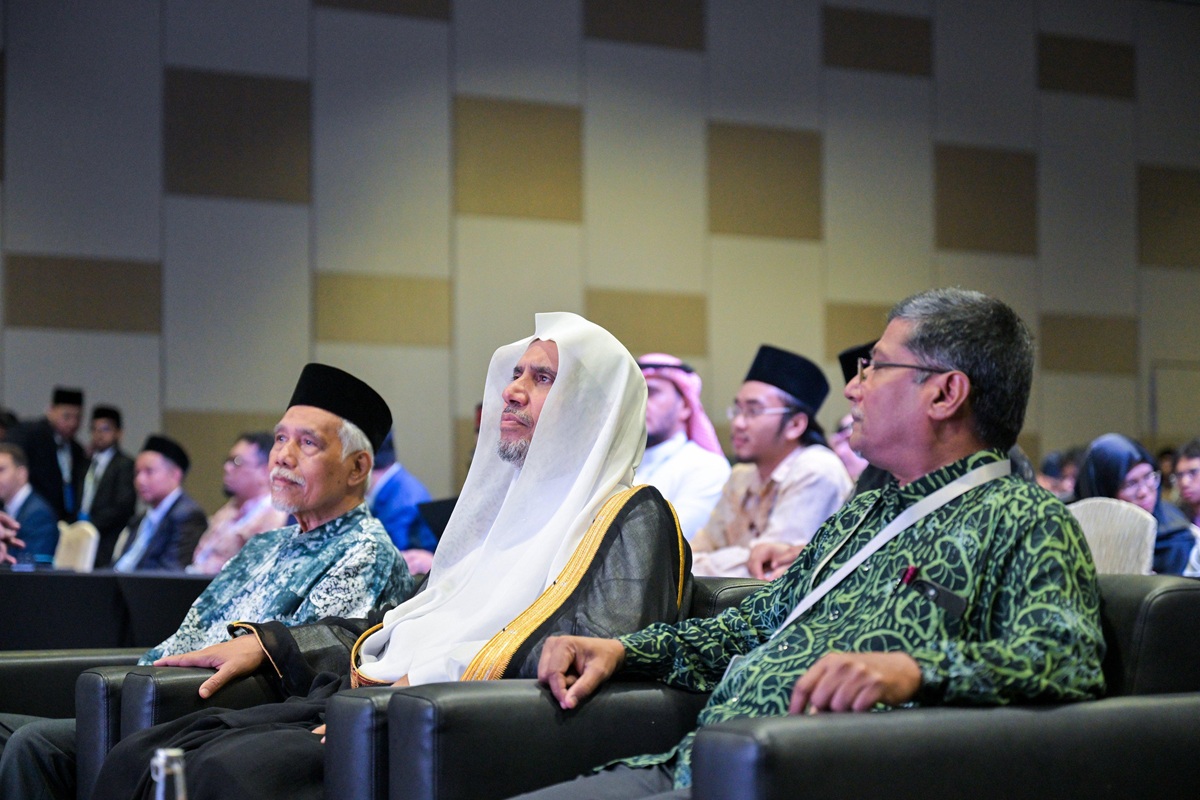 الأمينُ العامُّ لرابطة العالم الإسلامي يفتتح مؤتمرَ "الإيمان في ضوء العلم والبراهين المُعاصرة" في ماليزيا