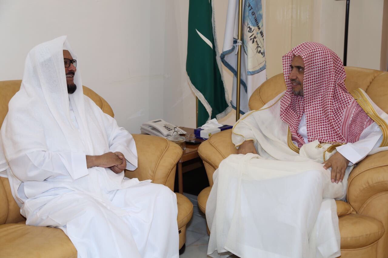 ‏معالي الأمين العام مستقبلاً نائب رئيس الوزراء بجمهورية موريشيوس شوكت علي سودن حيث ناقشا الموضوعات ذات الاهتمام المشترك