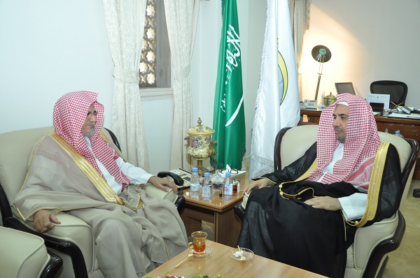 أمين رابطة العالم الإسلامي يستقبل الدكتور صالح بن حميد