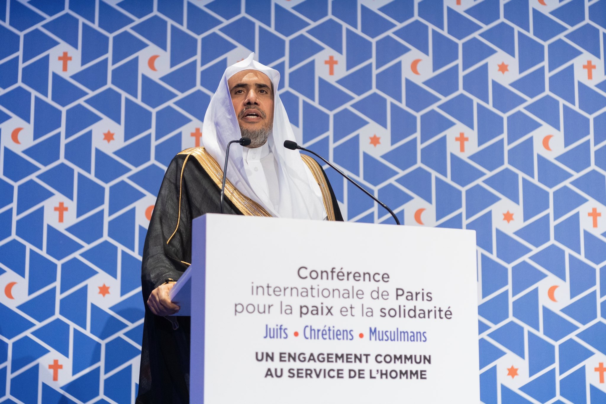 Lors du congrès de la LIM à Paris cheikh Alissa a loué l’expérience française sur la complémentarité positive pour servir d’exemple à d’autres pays à diversité